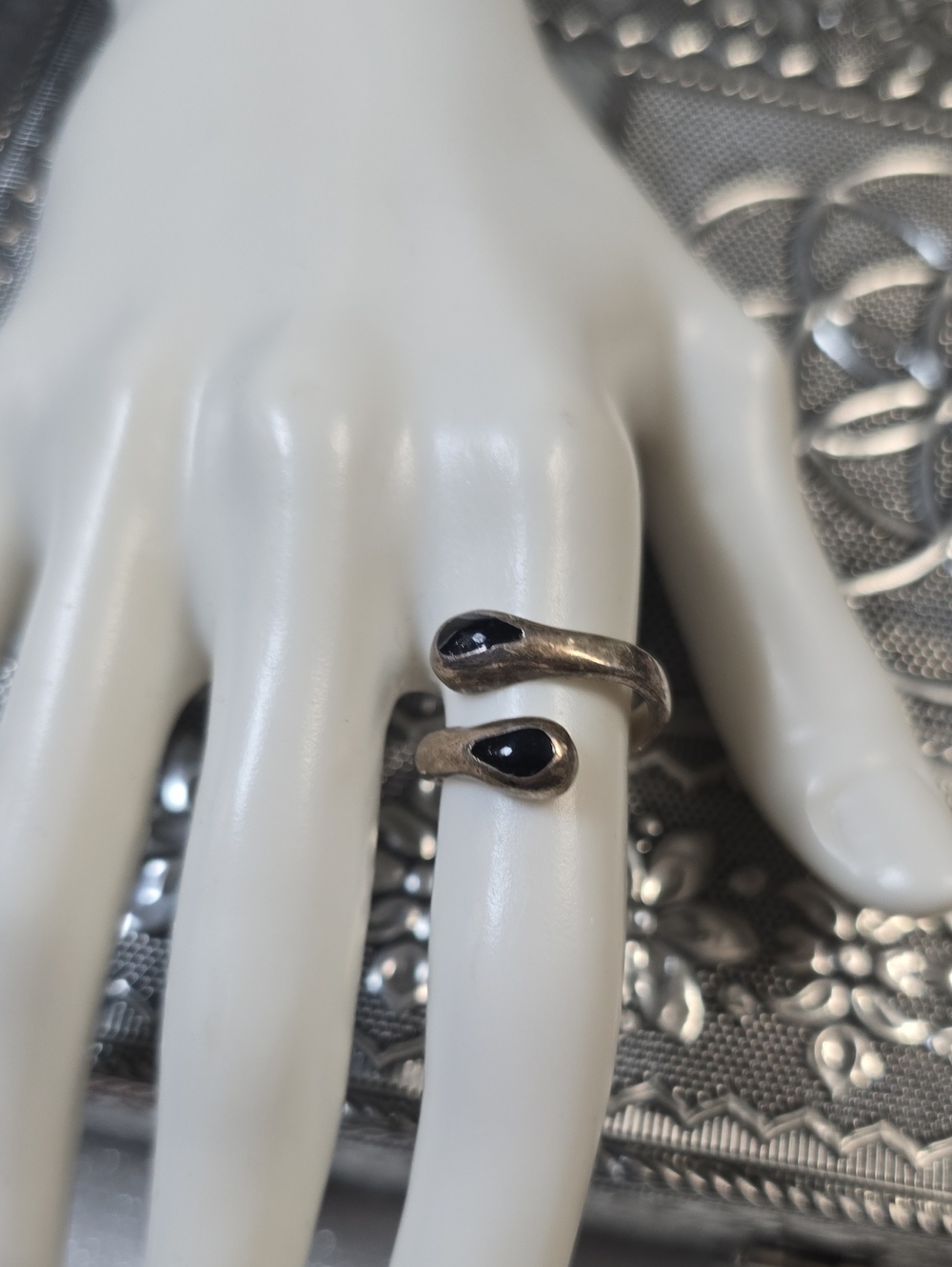 Vintage Taxco 925 Silver Black Bypass Ring Size 7